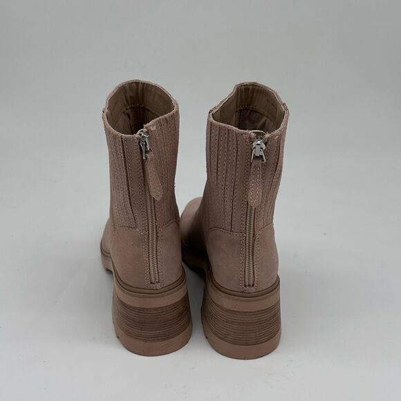 Dolce Vita Martey H2O Waterproof Bootie
Shop all Dolce Vita - Picture 8 of 9